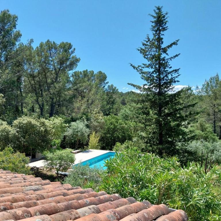 Idéale pour couple - Maison en Provence avec piscine et grand terrain - Maison 1 Chambre - 23