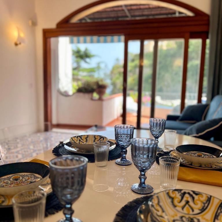 Casa Claudia Positano Center - 5 minutes to beach - Two-Bedroom Apartment - 2