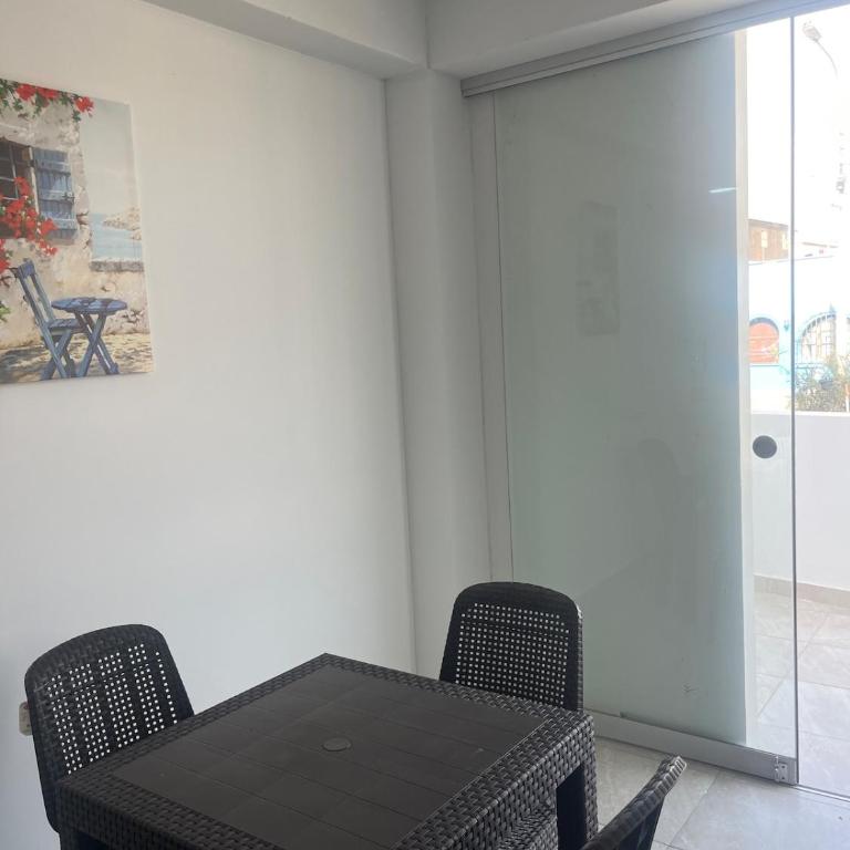 Departamento en malecon acogedor - Three-Bedroom Apartment - 2