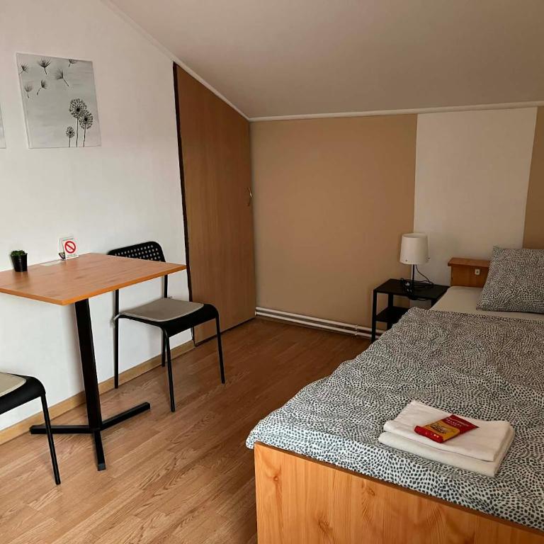 Rooms with private Bathroom & Free Parking ''Sobe Zoka,, - Jednokrevetna Soba sa Sopstvenim Kupatilom - 26