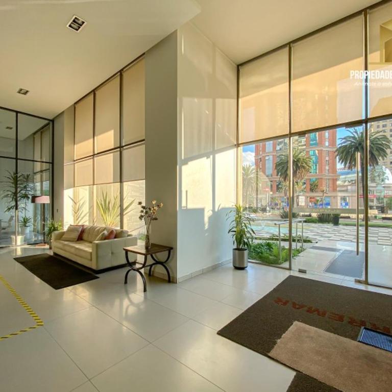Departamento con Terraza, Vista al Mar y Piscina en Viña - Three-Bedroom Apartment - 24