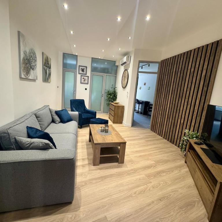 WhiteCity Suite - Two-Bedroom Apartment - 12