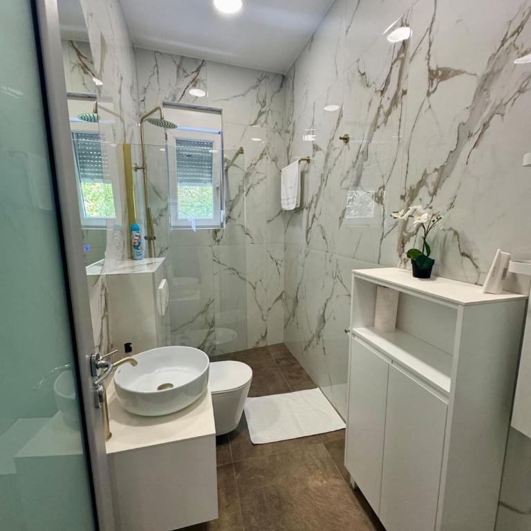 WhiteCity Suite - Two-Bedroom Apartment - 22