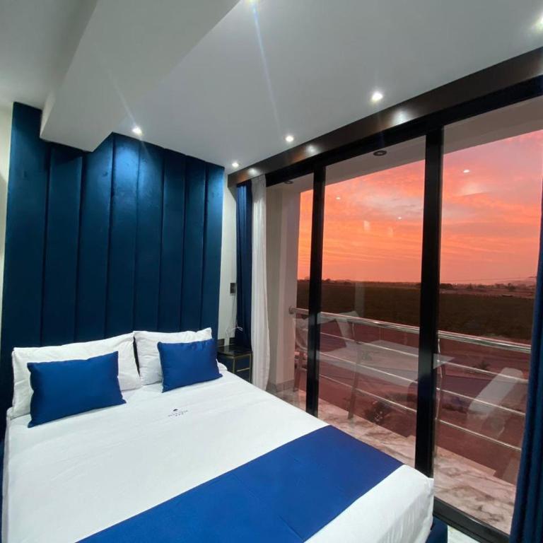 Hotel BlueThree Chancay - Queen Suite with Spa Bath - 2