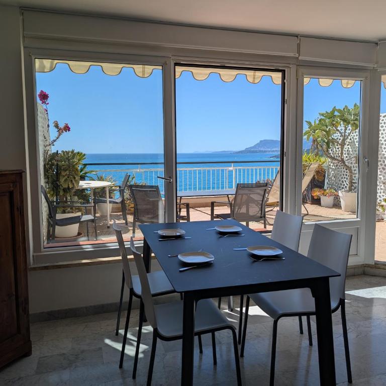 Beachfront Paradise - Panoramic Terrace, Monaco view & Private Access to Calandre Beach - French Riviera Liguria - Appartamento con 2 Camere da Letto - 9