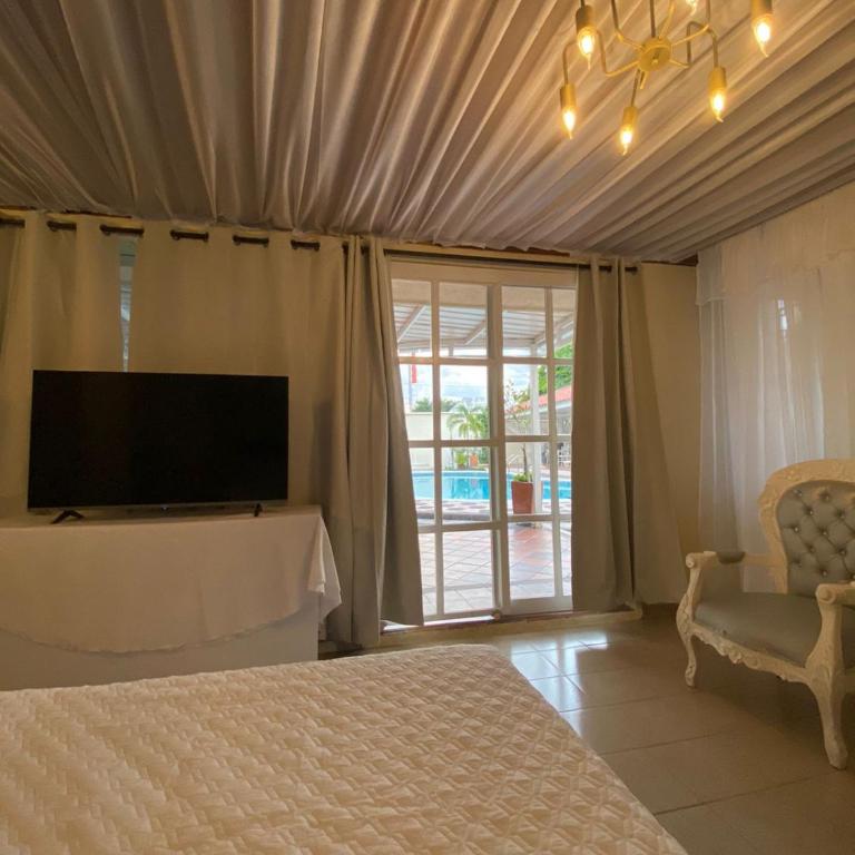 Valle Suites, la mejor zona - Habitación Doble con vistas a la piscina - 1 o 2 camas - 4
