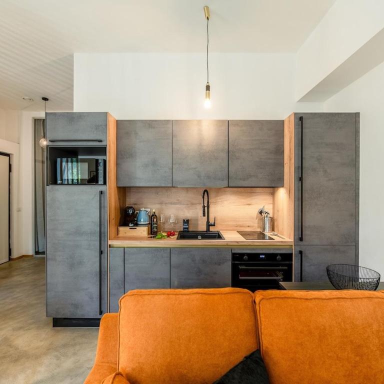 Private Garden & Metro 2 min - Wooden Wave Flat - Two-Bedroom Apartment - 29