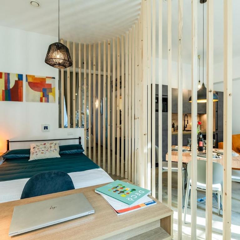 Private Garden & Metro 2 min - Wooden Wave Flat - Two-Bedroom Apartment - 10