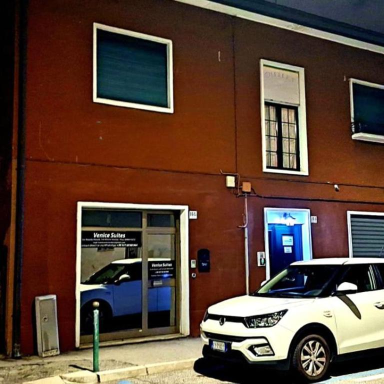 Venice Suites - Camera Matrimoniale con Bagno Privato - 32