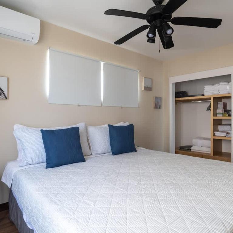 NEW Casa Marea Beach Front House DT 2BR WiFi & AC - Apartment - 15