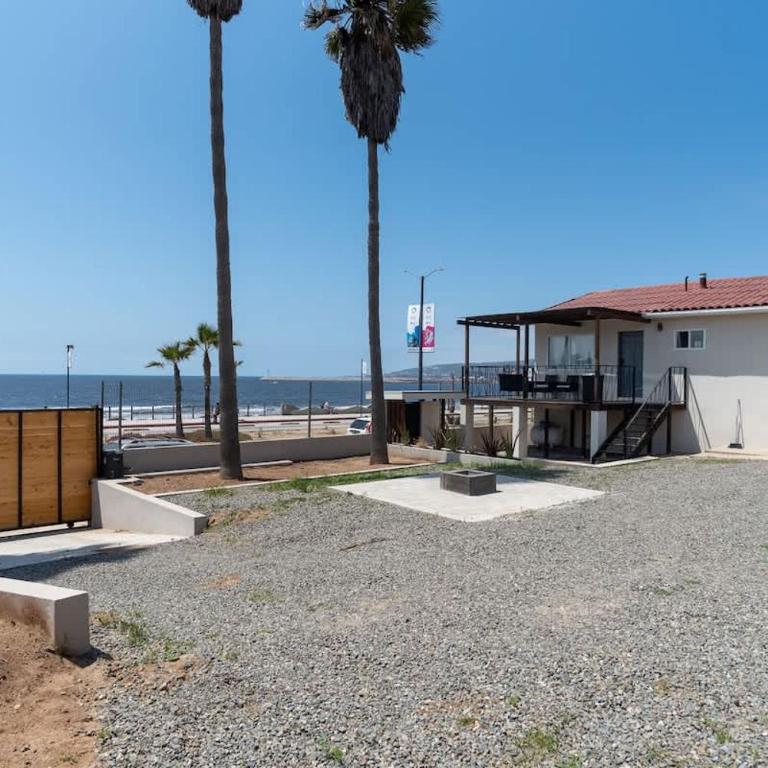 NEW Casa Marea Beach Front House DT 2BR WiFi & AC - Apartment - 26