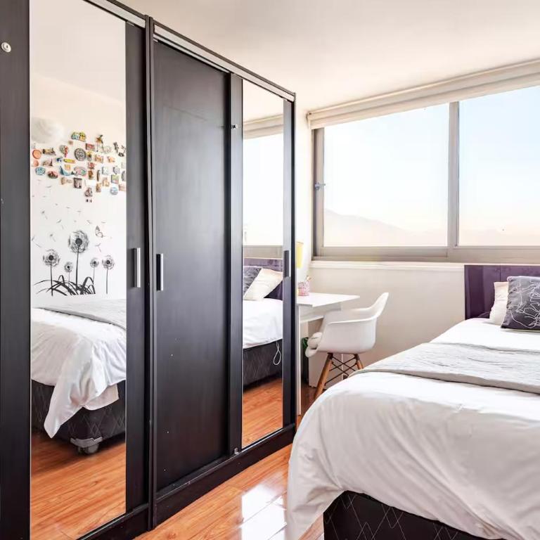 Charming Apartment with Jacuzzi in Central Location - Three-Bedroom Apartment - 9