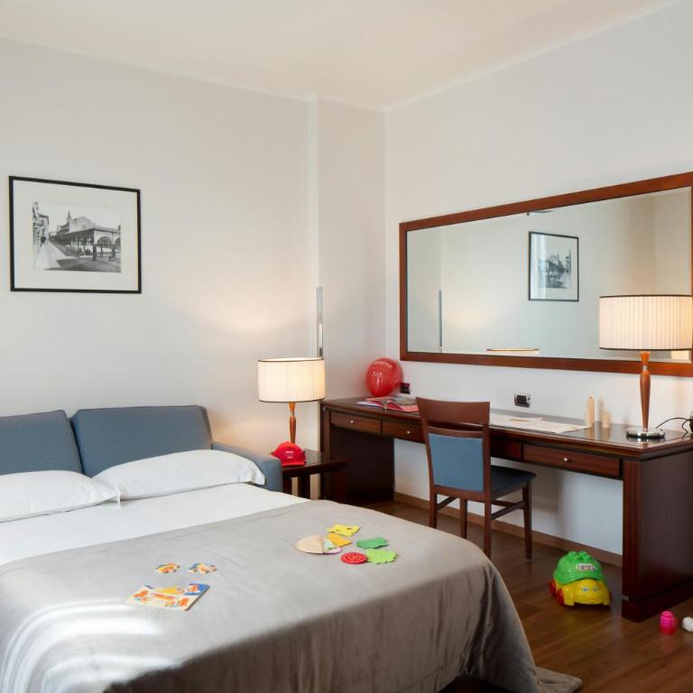 Starhotels Excelsior - Camera Familiare (2 Adulti + 2 Bambini) - 3