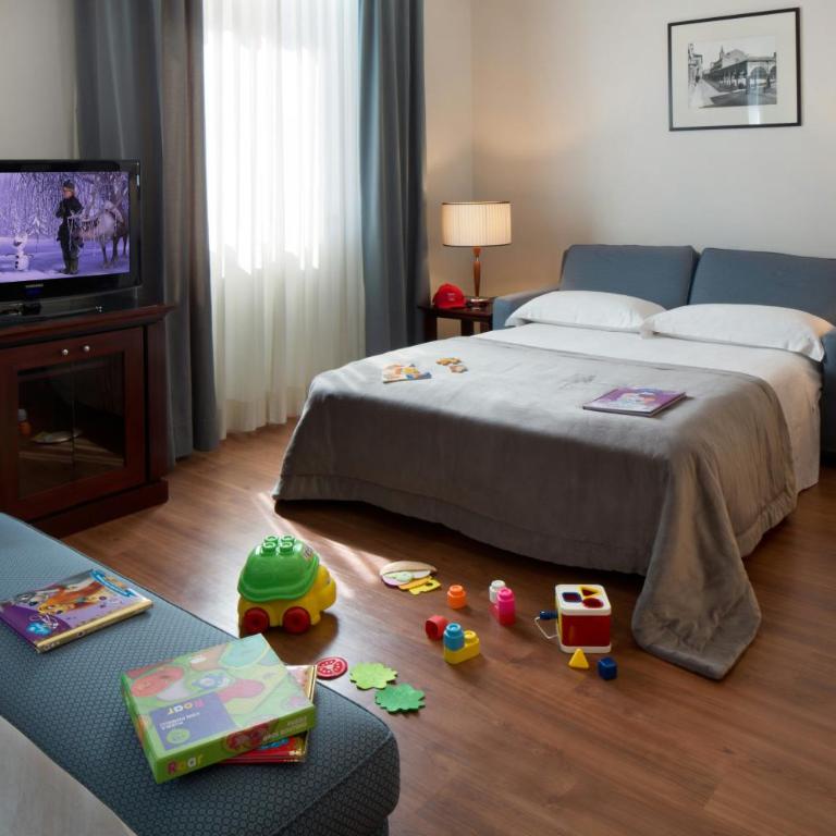 Starhotels Excelsior - Camera Familiare (2 Adulti + 2 Bambini) - 2
