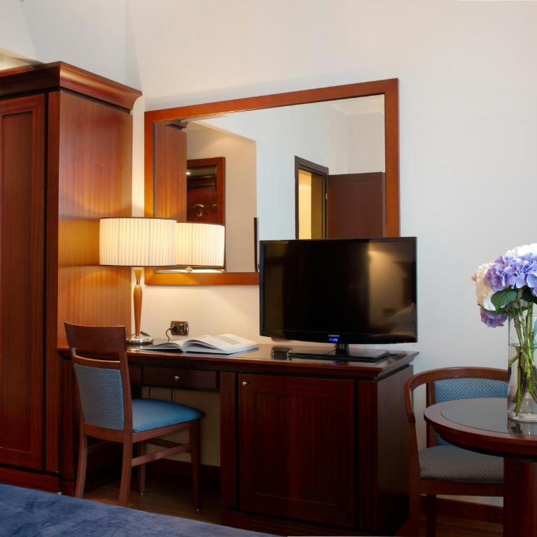 Starhotels Excelsior - Camera Matrimoniale Superior - 2