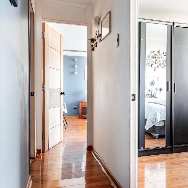 Charming Apartment with Jacuzzi in Central Location - Three-Bedroom Apartment - 12