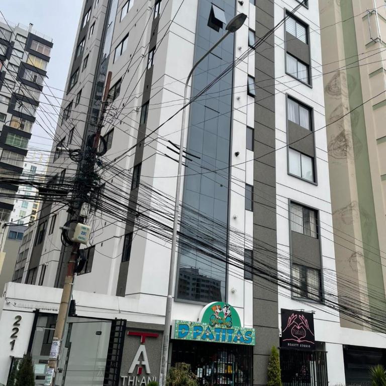 Departamento de dos dormitorios y garaje en La Paz - Two-Bedroom Apartment - 14