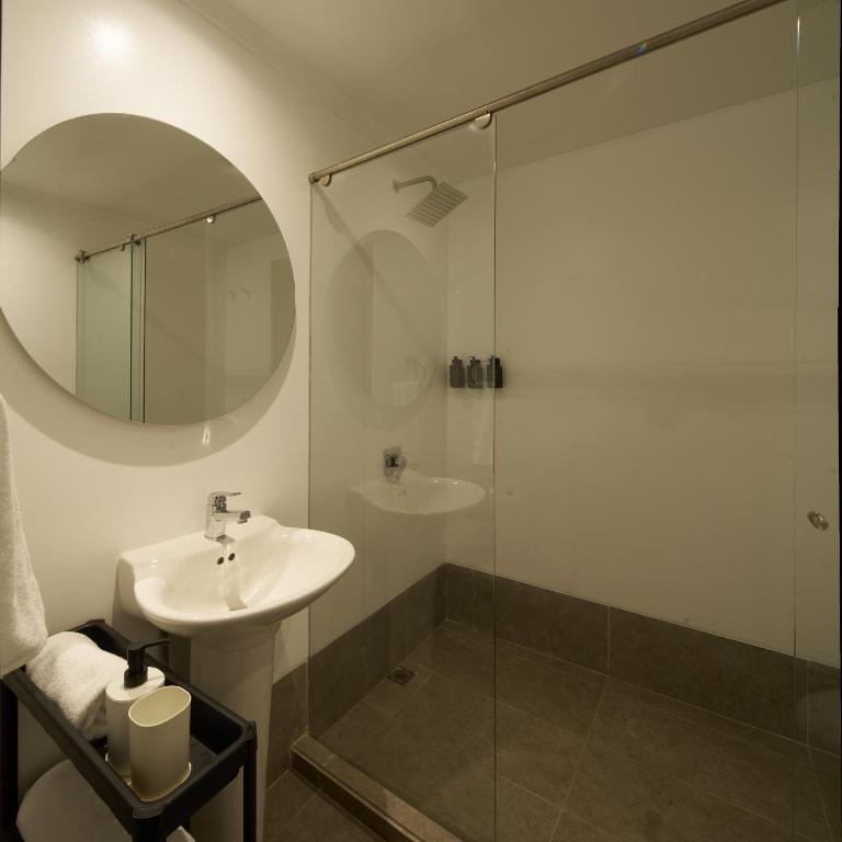 Modern Comfort in the Heart of Zona G 202 - Apartamento - 1