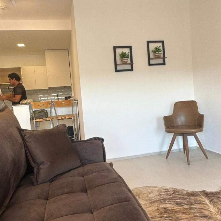 1 bedroom apartment, 3 min from the Airport - One-Bedroom Apartment - 3