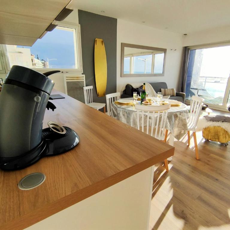 Face Mer Panoramique 2 chambres Parking - Two-Bedroom Apartment with Ocean View - 17