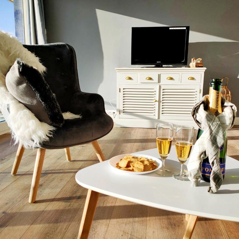 Face Mer Panoramique 2 chambres Parking - Two-Bedroom Apartment with Ocean View - 26