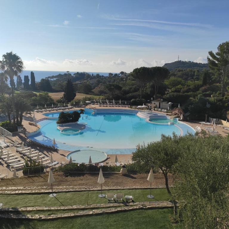 T2 Vue mer, Jardin clos, Village vacances Cap Esterel St Raphaël - Apartment mit 1 Schlafzimmer - 4
