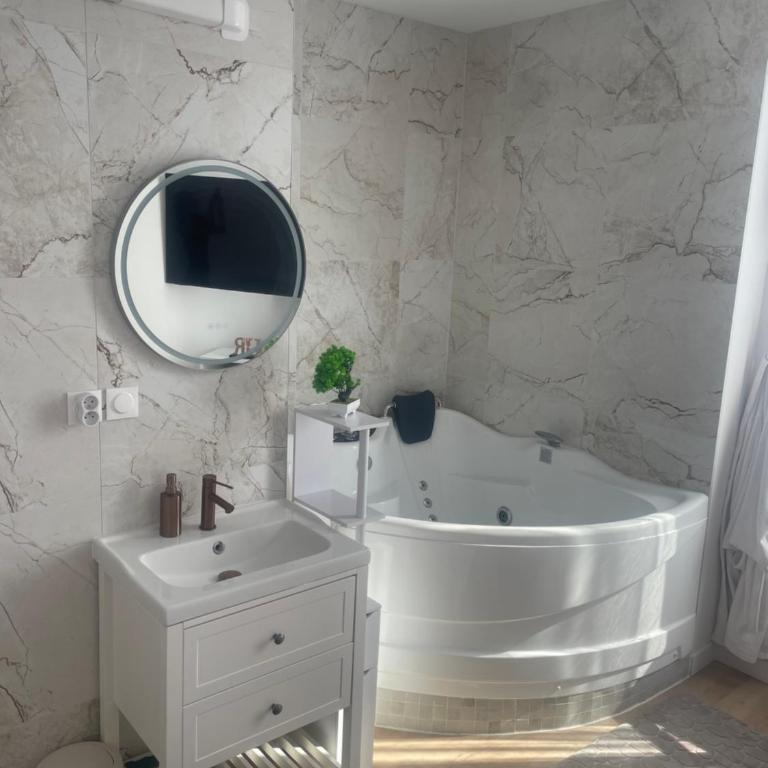 Appartement Jacuzzi proche Cité Gastronomique - Apartamento de 1 dormitorio - 10