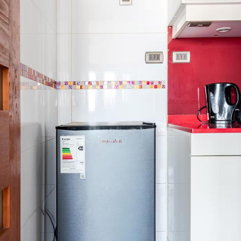Charming Apartment with Jacuzzi in Central Location - Three-Bedroom Apartment - 14