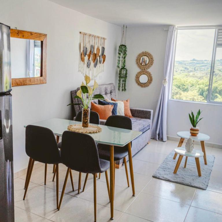 Acogedor Apartaestudio con Vista a la Ciudad y las Montañas - Zona Central - 1 Dormitorio Piso 14 - One-Bedroom Apartment - 2