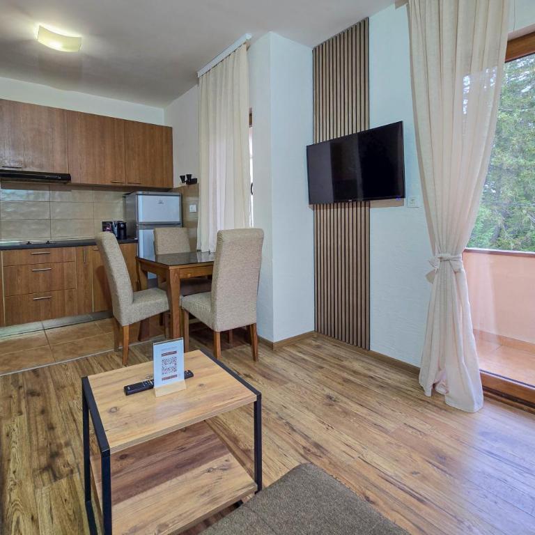 Apartmani Bijelic - Apartment with Terrace - 8