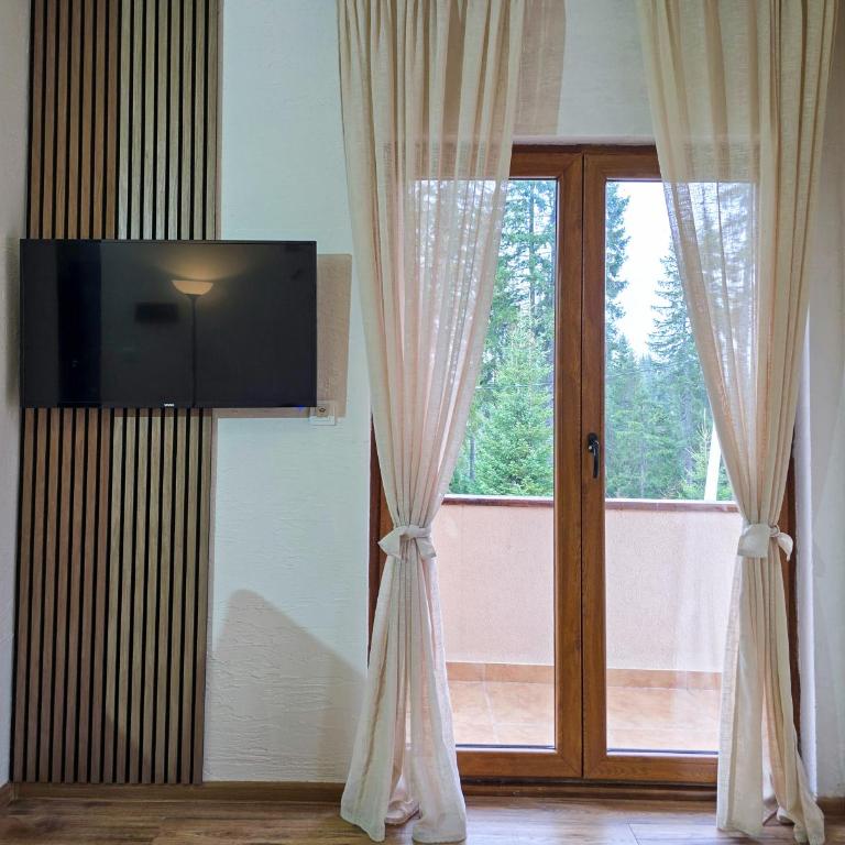 Apartmani Bijelic - Apartment with Terrace - 3