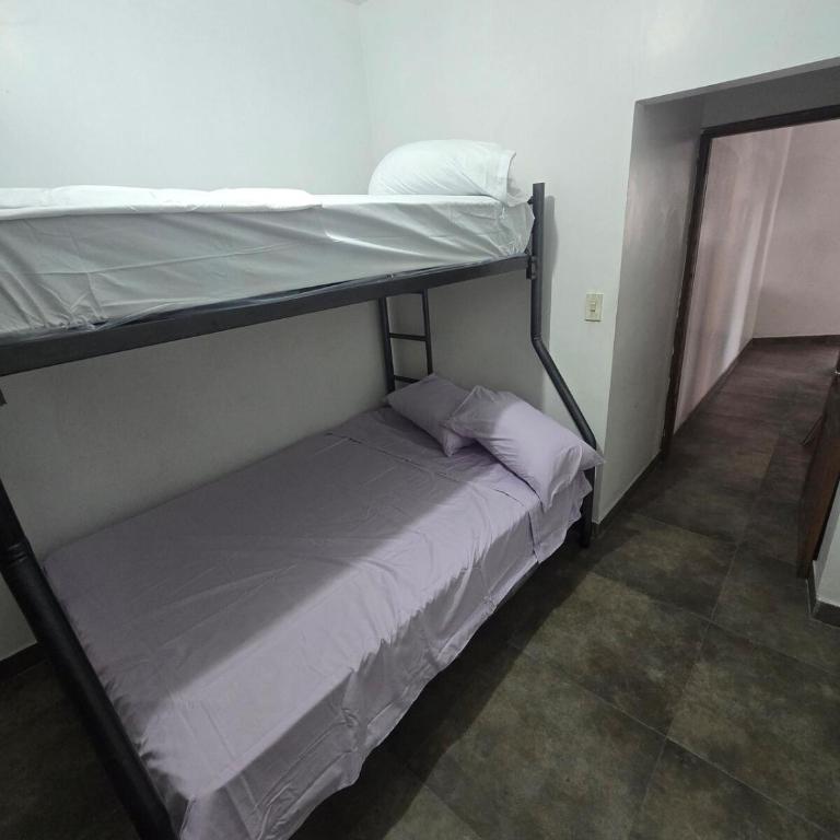 Departamento céntrico, moderno de 2 habitaciones frente al Estadio Modelo y coliseo, cerca del Aeropuerto de Guayaquil - Two-Bedroom Apartment - 4
