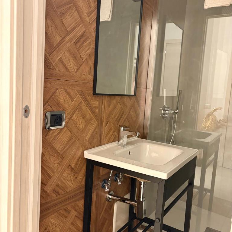EasyHomeinNaples - Camera King Deluxe - 3