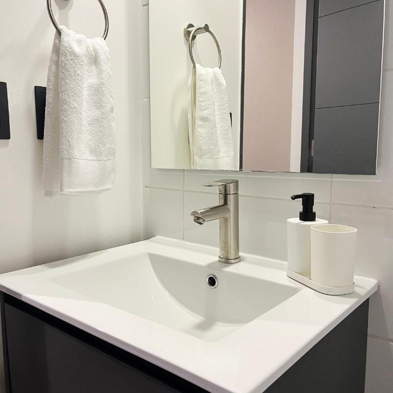 Modern Dept in the center of Stgo - Two-Bedroom Apartment - 18