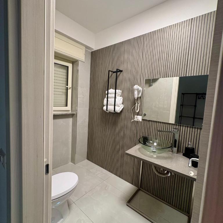 EasyHomeinNaples - Camera Matrimoniale con Bagno Privato - 2