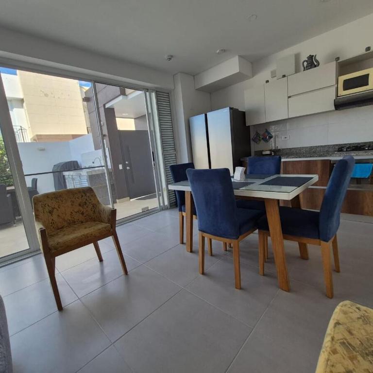 Beautiful new house with Jacuzzi and private pool - Casa de 4 dormitorios - 27