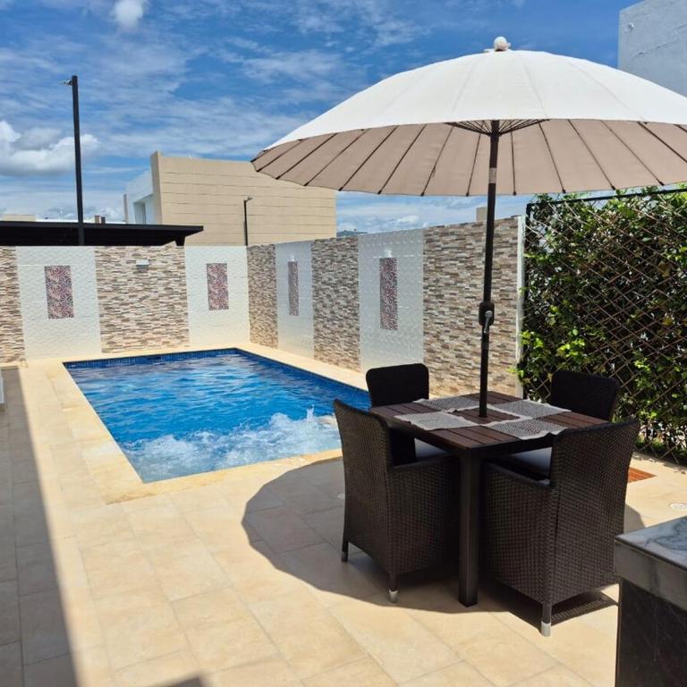 Beautiful new house with Jacuzzi and private pool - Casa de 4 dormitorios - 28