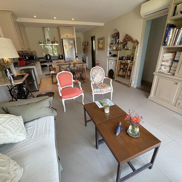 Appartement 2 chambres, terrasses, proche mer et commerces à Saint-Jean Cap Ferrat - Apartamento de 2 dormitorios - 2