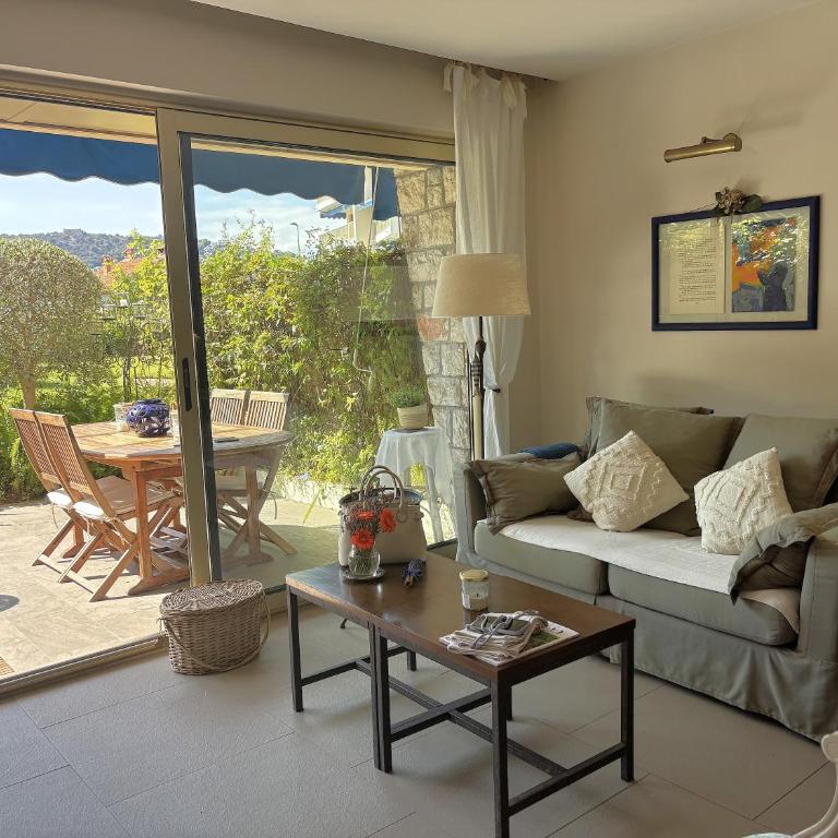 Appartement 2 chambres, terrasses, proche mer et commerces à Saint-Jean Cap Ferrat - Apartamento de 2 dormitorios - 8