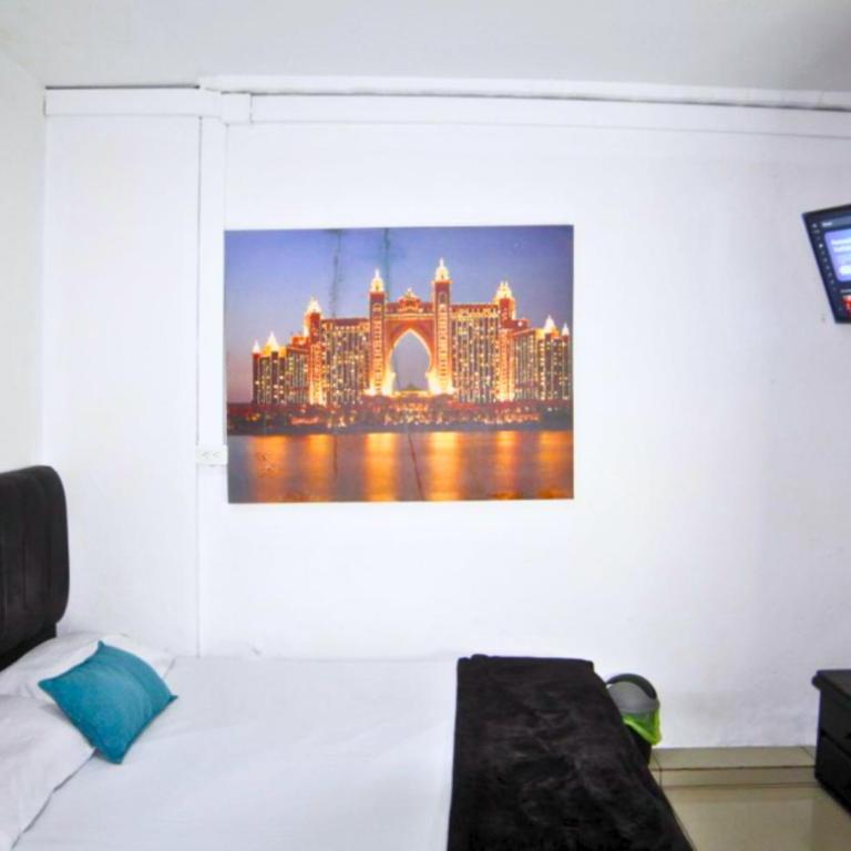 Hotel Bogota Home - Double Room with Private Bathroom - 5