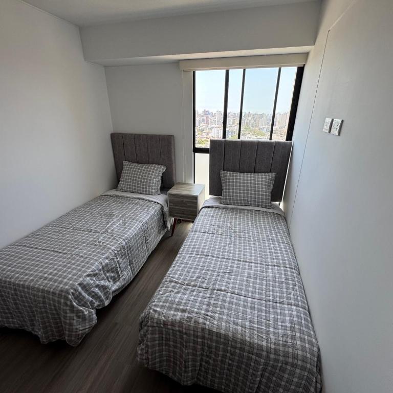 Cozy Room in Miraflores with rooftop pool - Habitación Doble - 1 o 2 camas - 2