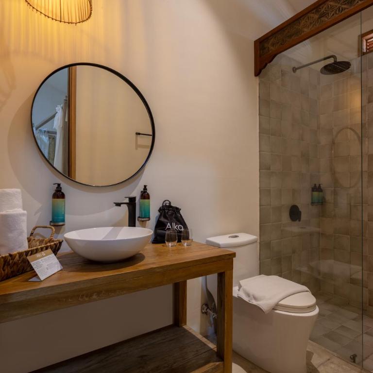 Alko Hotel Casa Nispero - Suite con cama extragrande y vistas a la piscina - 4