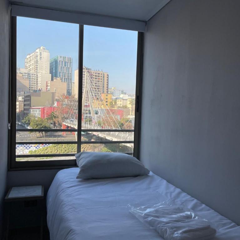 Iconic view of the Huérfanos Bridge, Santiago - Two-Bedroom Apartment - 14