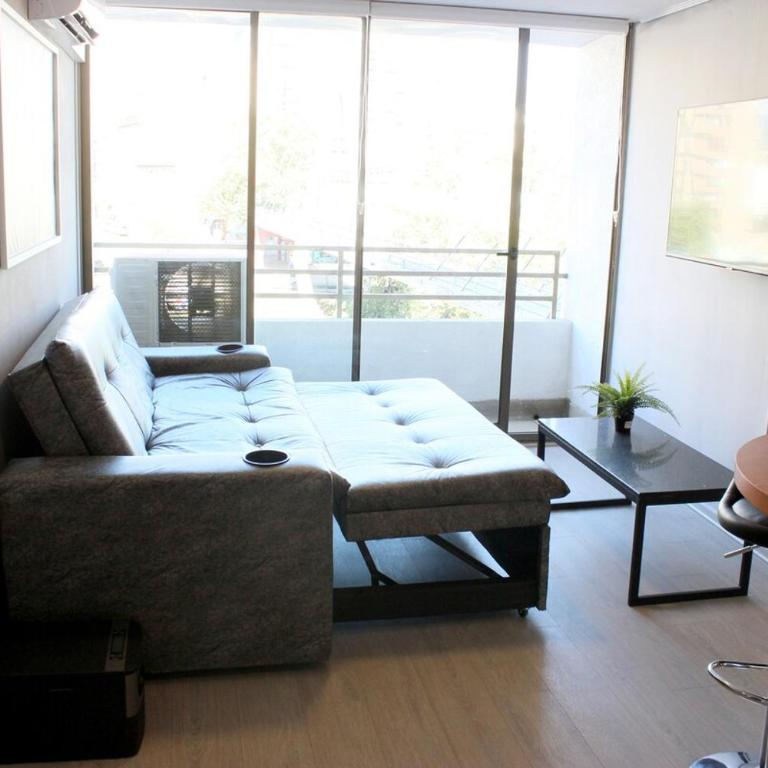 Iconic view of the Huérfanos Bridge, Santiago - Two-Bedroom Apartment - 29