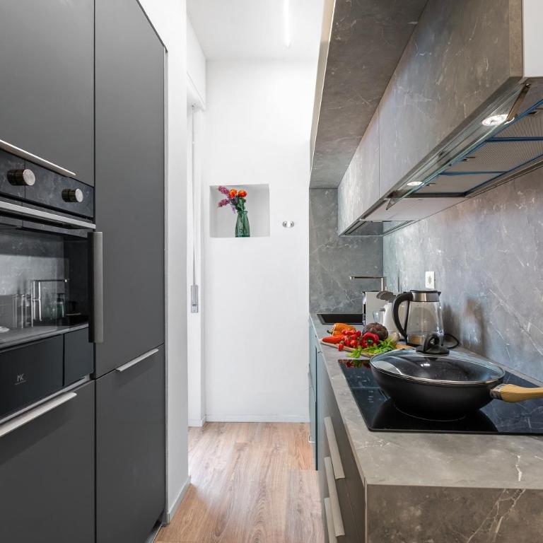 Specchio Di Cielo: Apartment with Terrace and AC Arona Center - Happy Rentals - Appartamento con Terrazza - 6