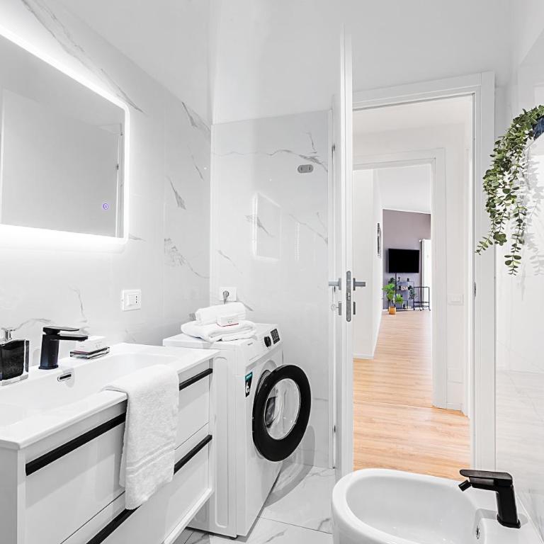 Specchio Di Cielo: Apartment with Terrace and AC Arona Center - Happy Rentals - Appartamento con Terrazza - 10