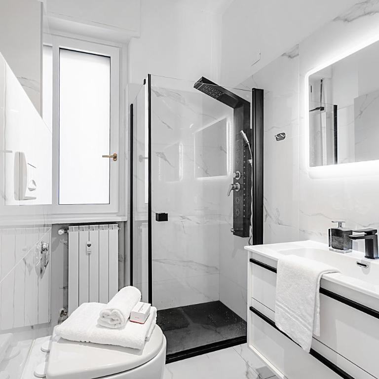 Specchio Di Cielo: Apartment with Terrace and AC Arona Center - Happy Rentals - Appartamento con Terrazza - 26