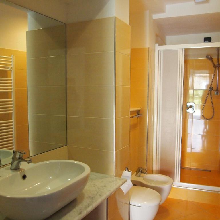 Piccolo Hotel - Appartamento con 2 Camere da Letto - Dependance - 5
