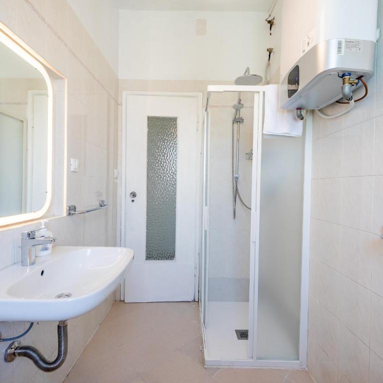 Camuzzoni Apartment for 4-5 people - Two-Bedroom Apartment - 28