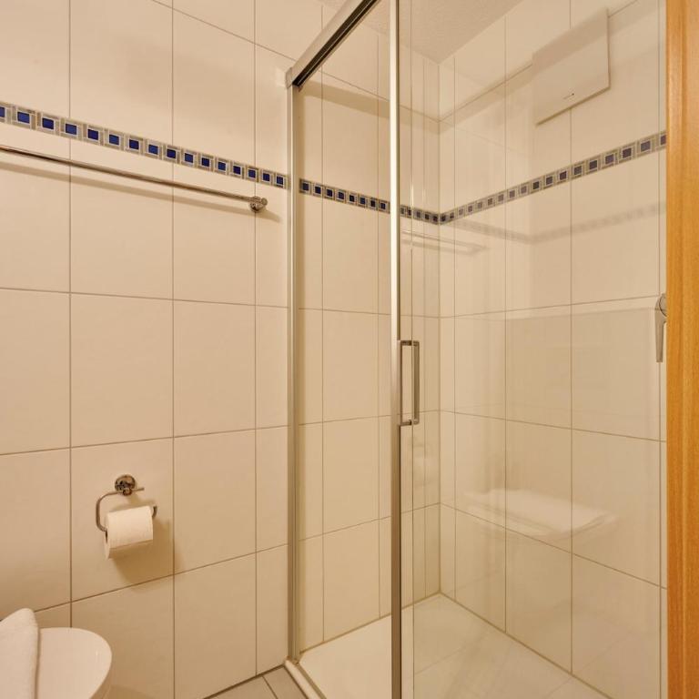 Great Location, Spacious, nice views, modern - Appartement avec Vue sur la Montagne - 32